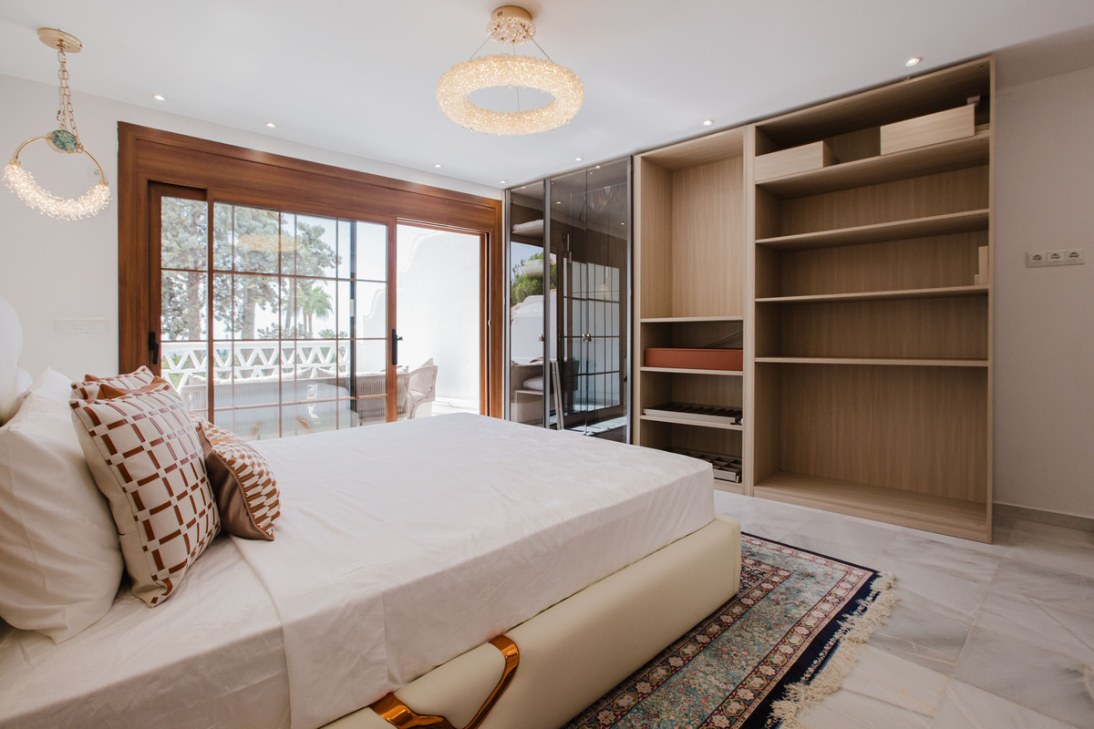 Appartement te koop in The Golden Mile | 4 slaapkamers H5486752