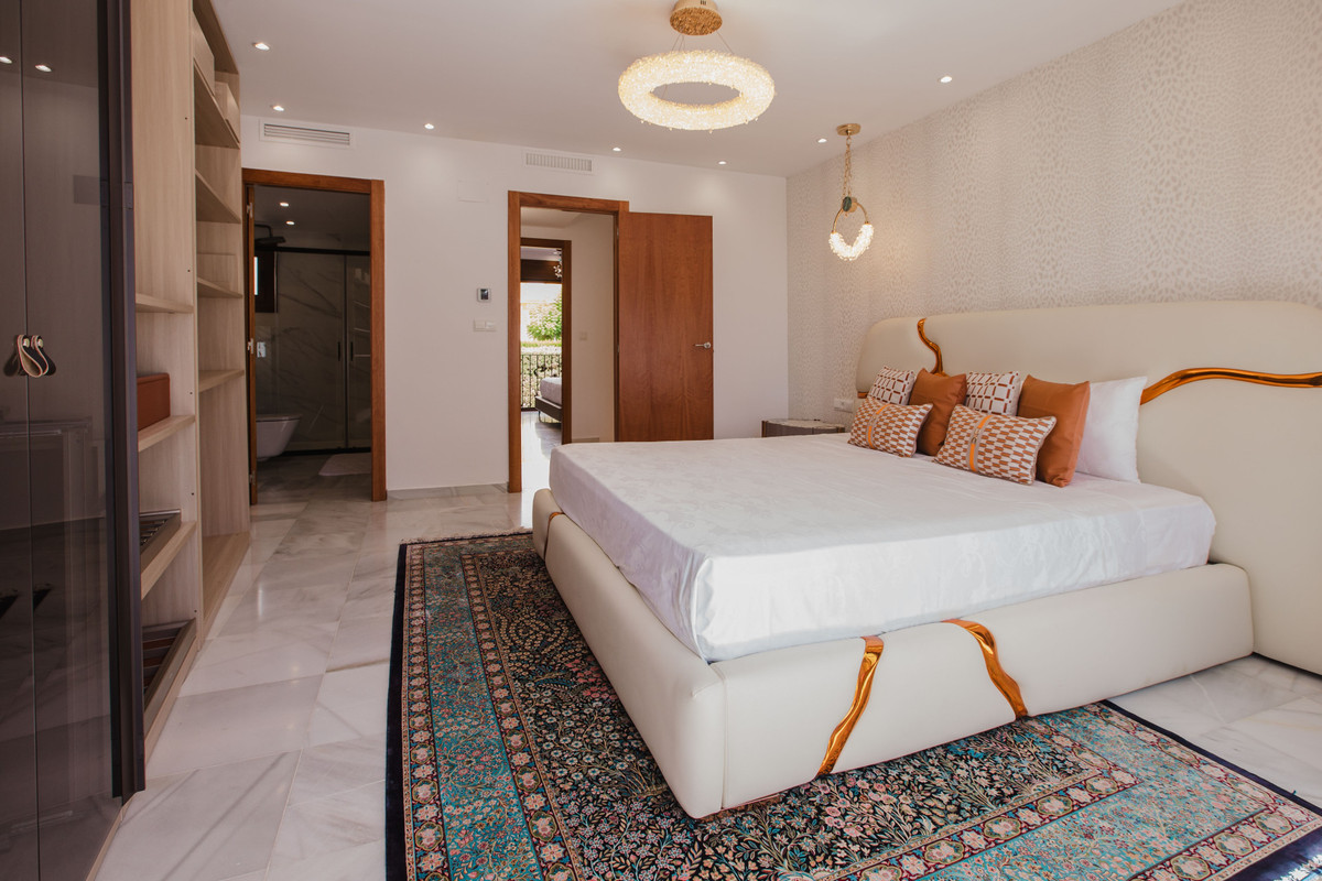 Appartement te koop in The Golden Mile | 4 slaapkamers H5486752
