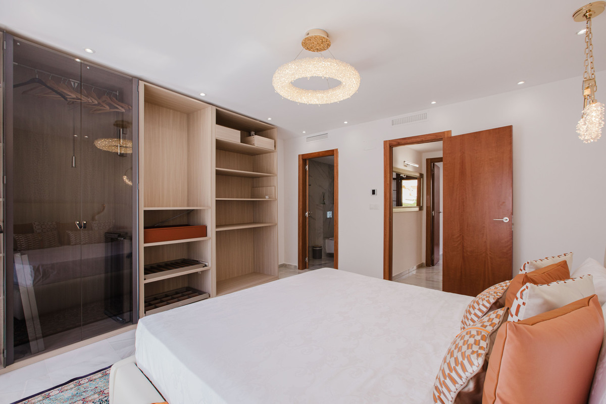 Appartement te koop in The Golden Mile | 4 slaapkamers H5486752