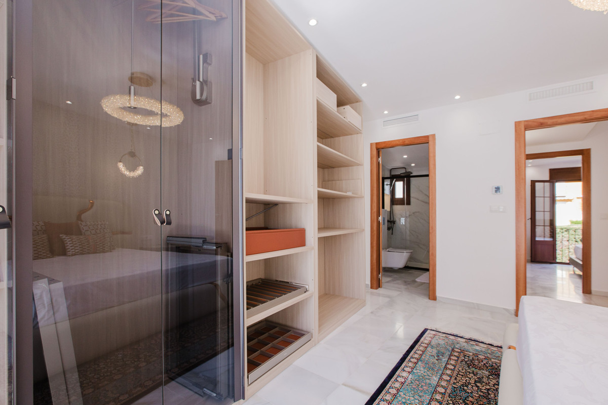 Appartement te koop in The Golden Mile | 4 slaapkamers H5486752