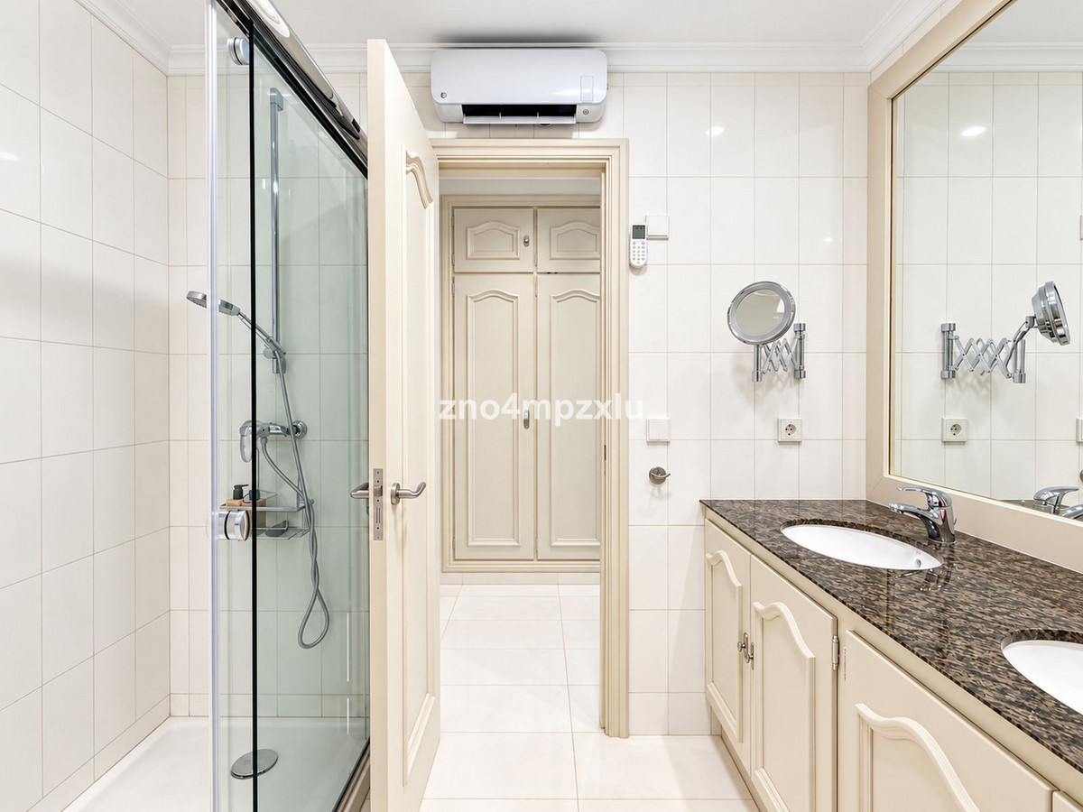 Appartement te koop in The Golden Mile | 2 slaapkamers H5486947