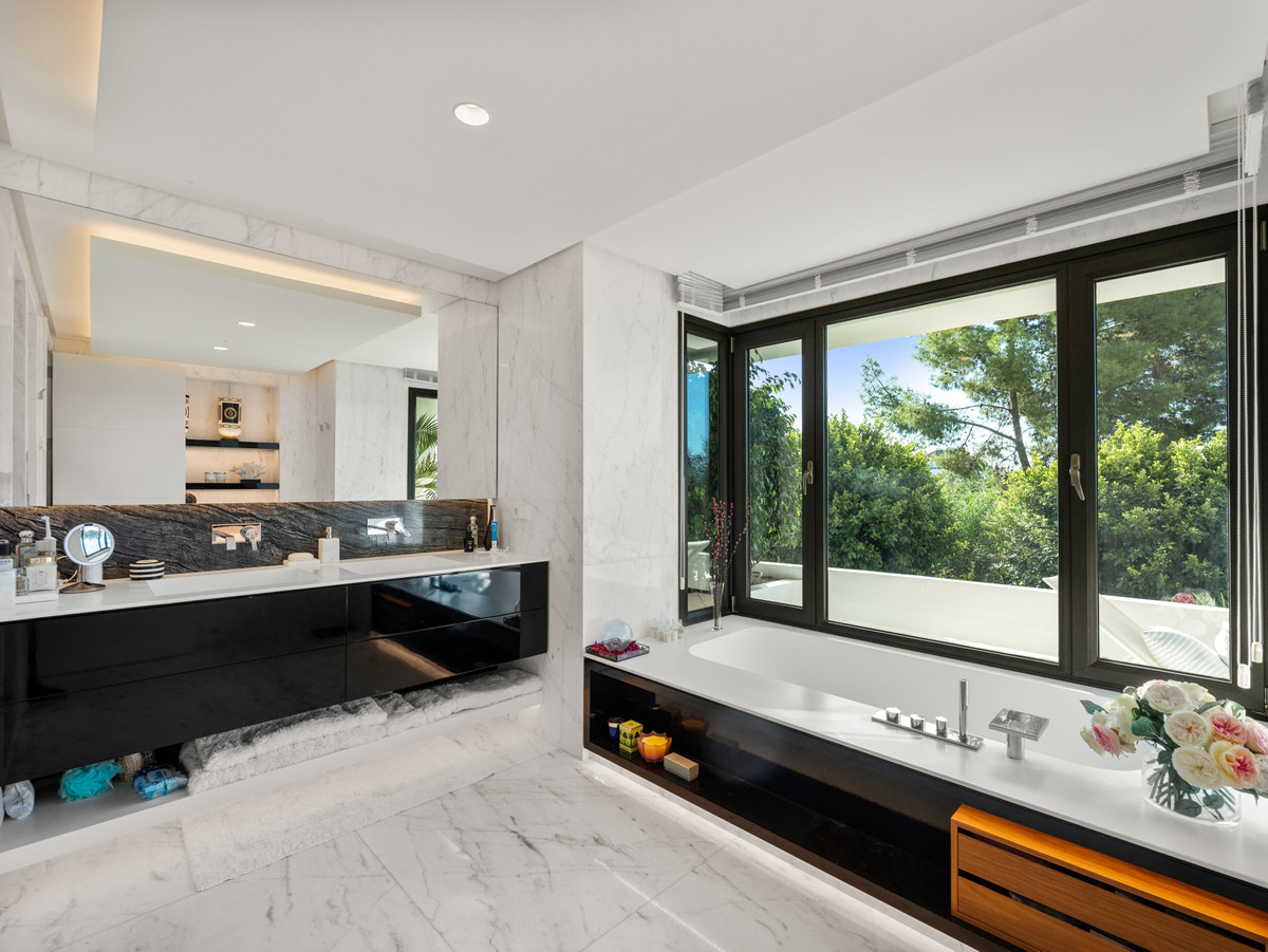 Appartement te koop in The Golden Mile | 5 slaapkamers H5488726