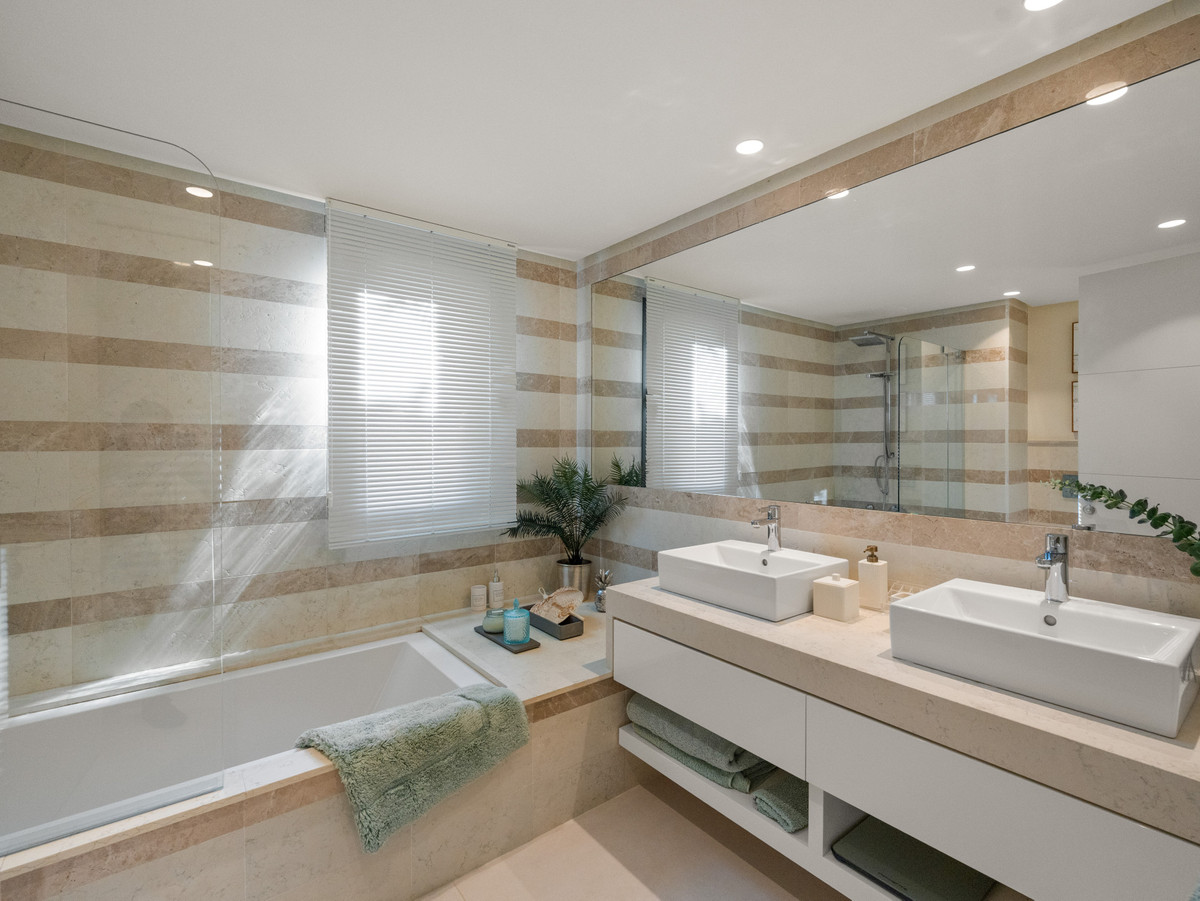Appartement te koop in The Golden Mile | 5 slaapkamers H5488726