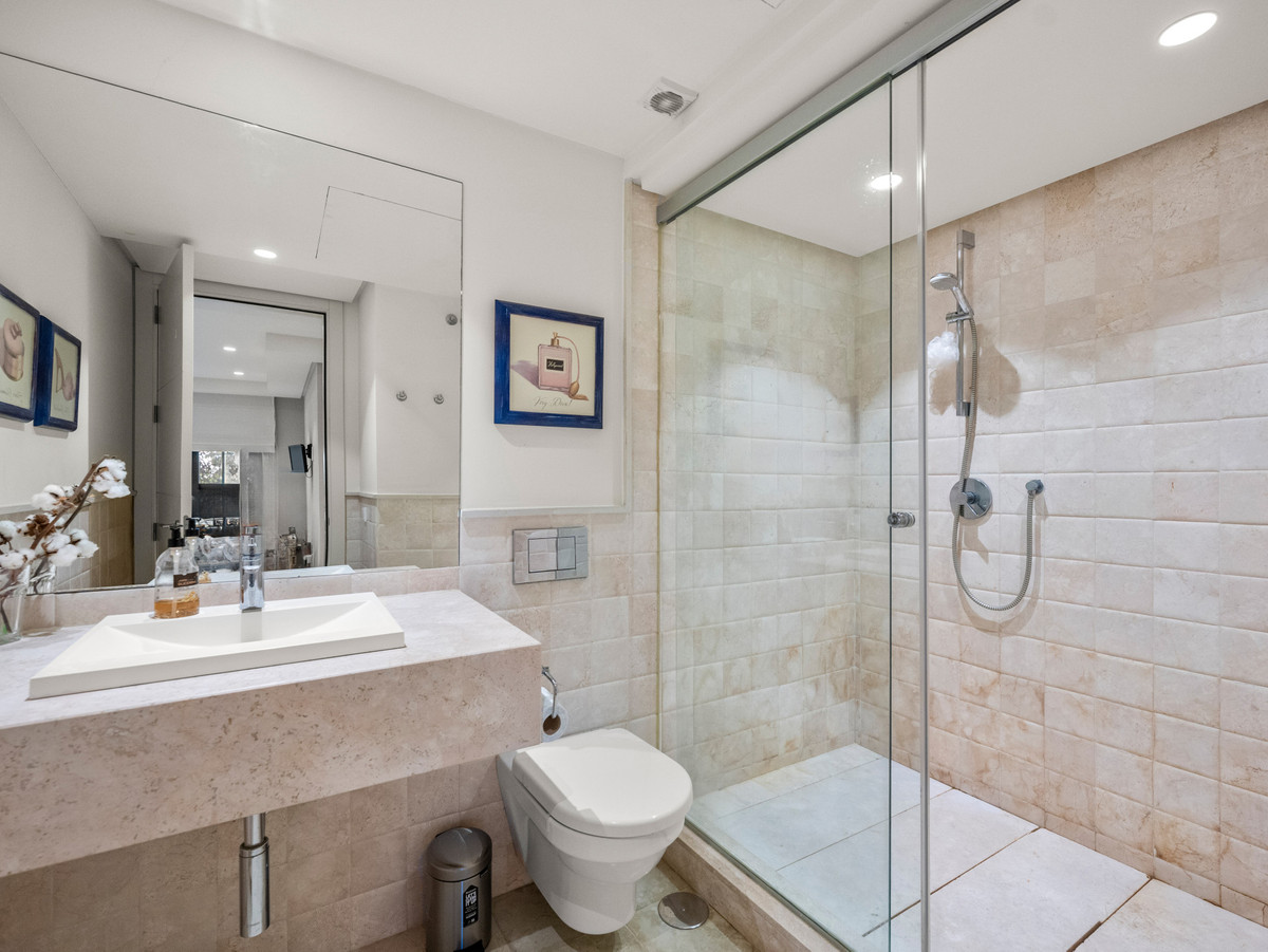 Appartement te koop in The Golden Mile | 5 slaapkamers H5488726