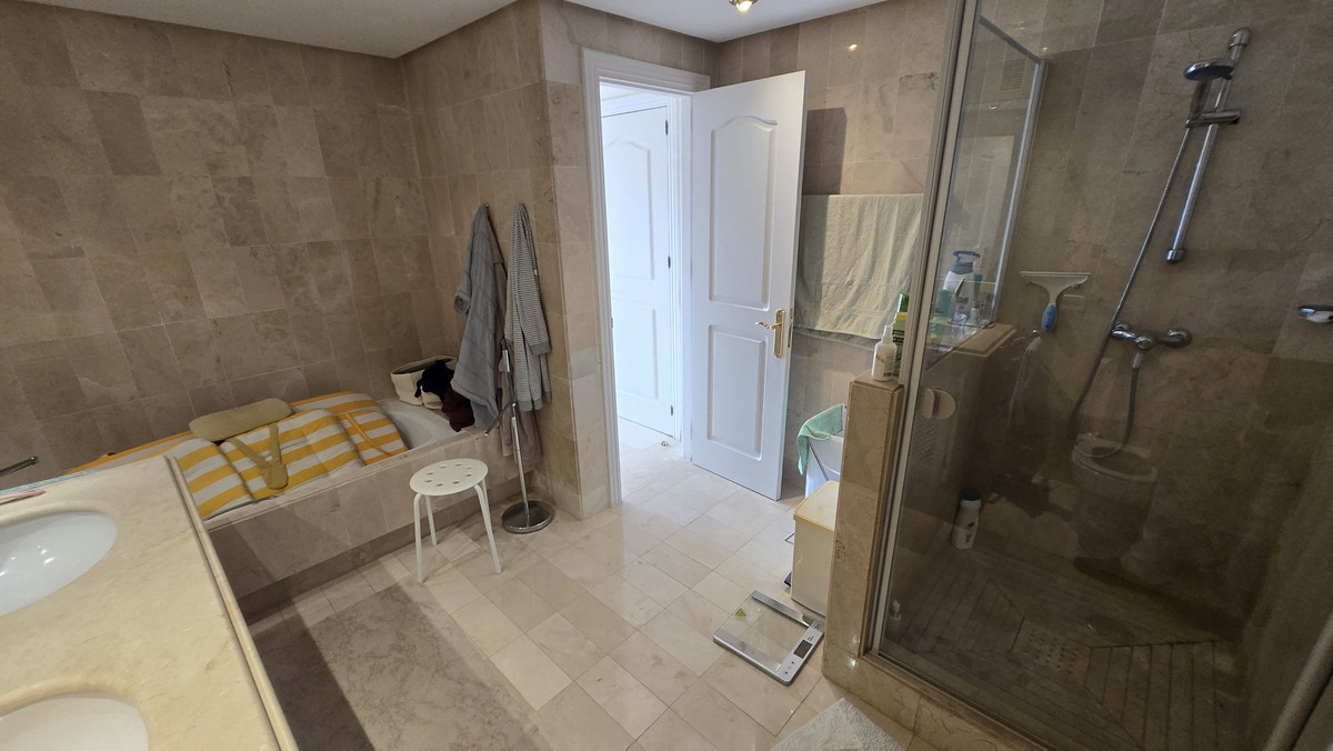 Appartement te koop in The Golden Mile | 2 slaapkamers H5497126