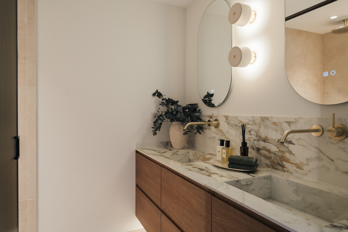Appartement te koop in The Golden Mile | 2 slaapkamers H5499892