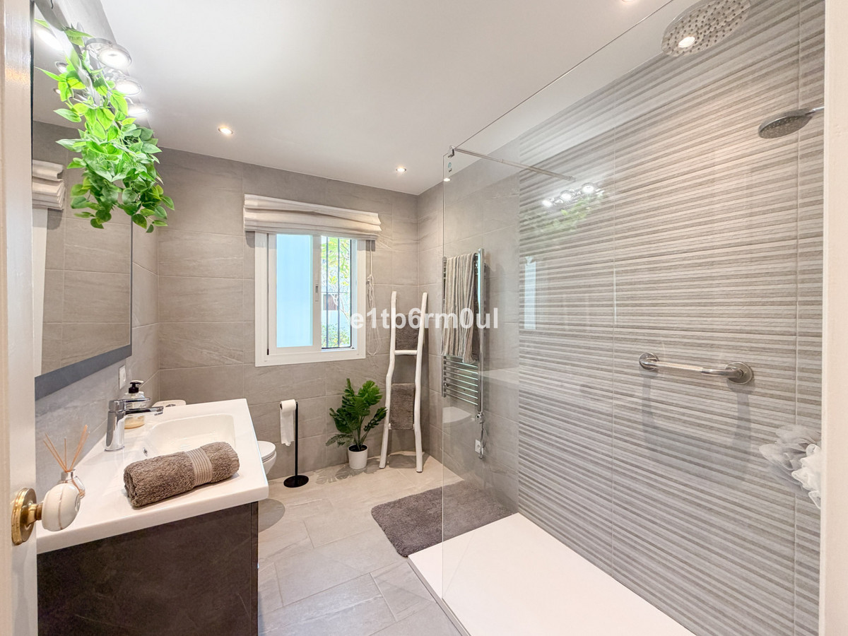 Appartement te koop in The Golden Mile | 2 slaapkamers H5525155