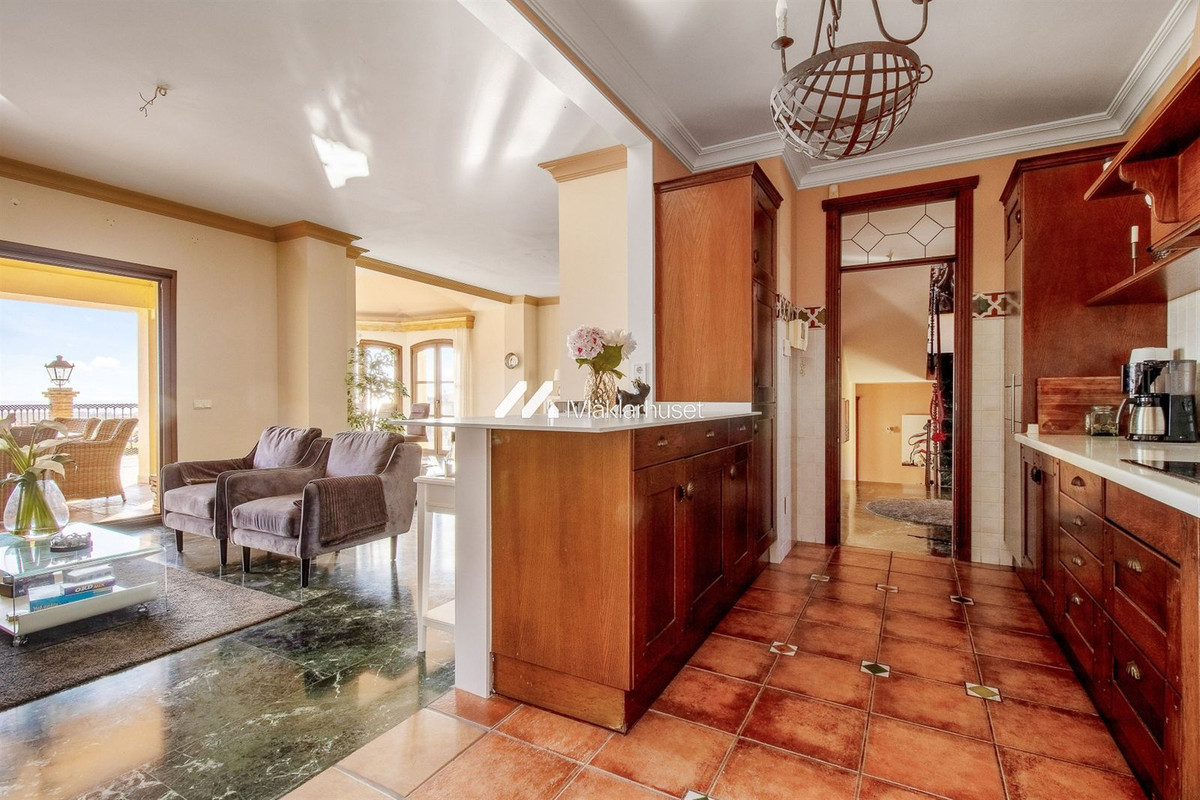 Appartement te koop in Torre del Mar | 6 slaapkamers H5144848