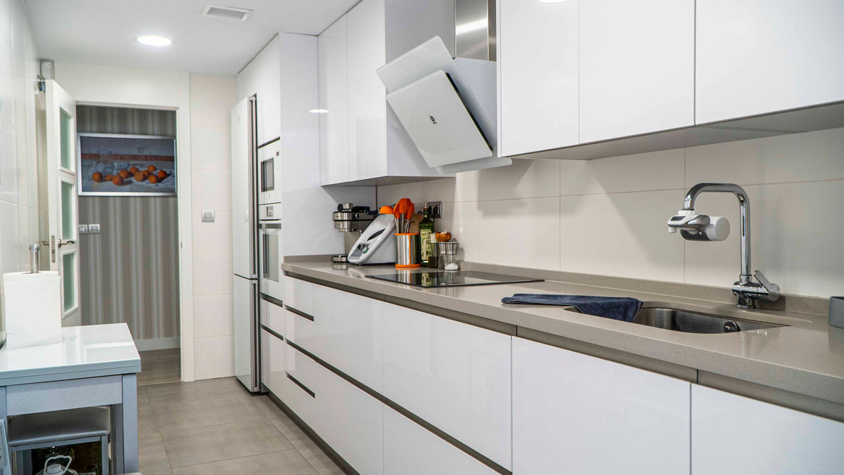 Apartment for sale in Torremolinos | 3 bedrooms H5116462