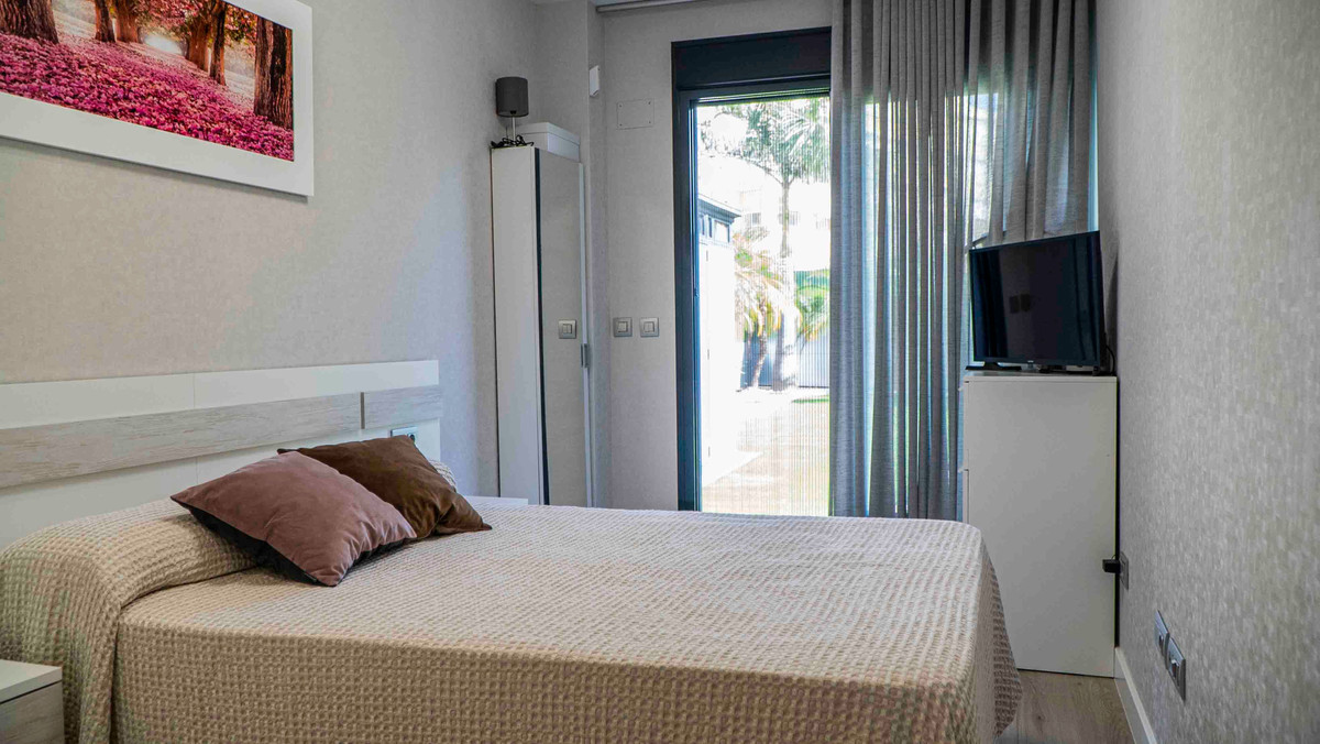 Apartment for sale in Torremolinos | 3 bedrooms H5116462