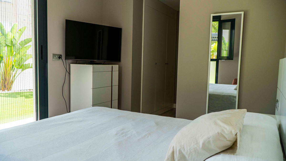 Apartment for sale in Torremolinos | 3 bedrooms H5116462