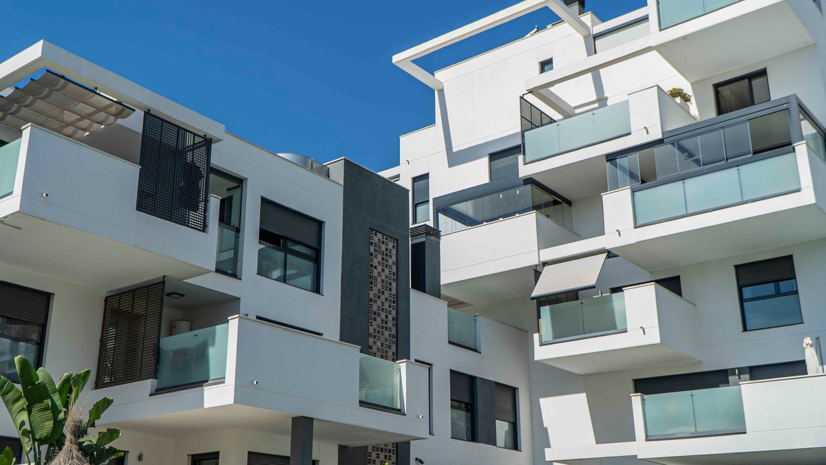 Apartment for sale in Torremolinos | 3 bedrooms H5116462
