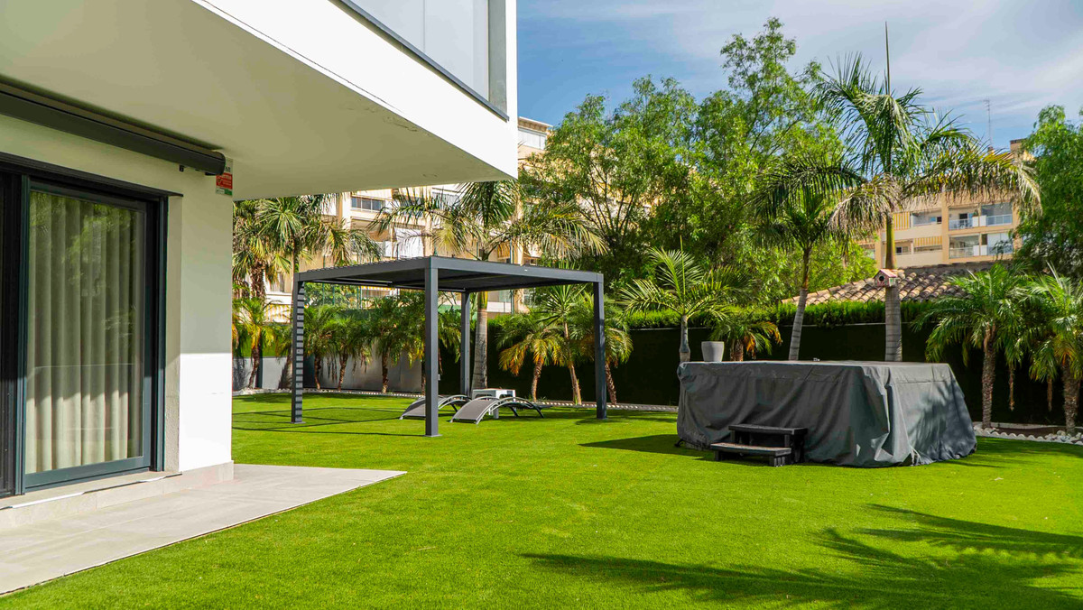 Apartment for sale in Torremolinos | 3 bedrooms H5116462