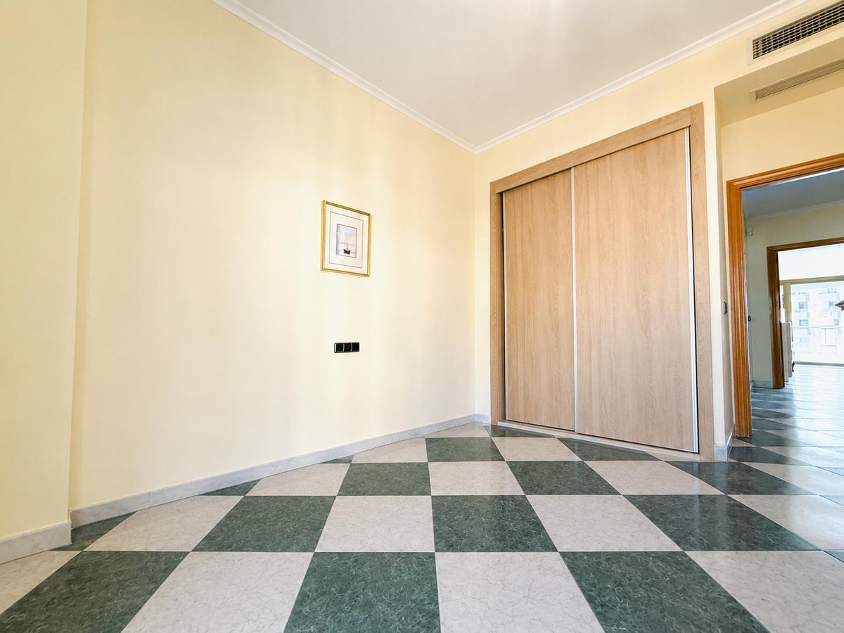 Appartement te koop in Torremolinos | 4 slaapkamers H5398063