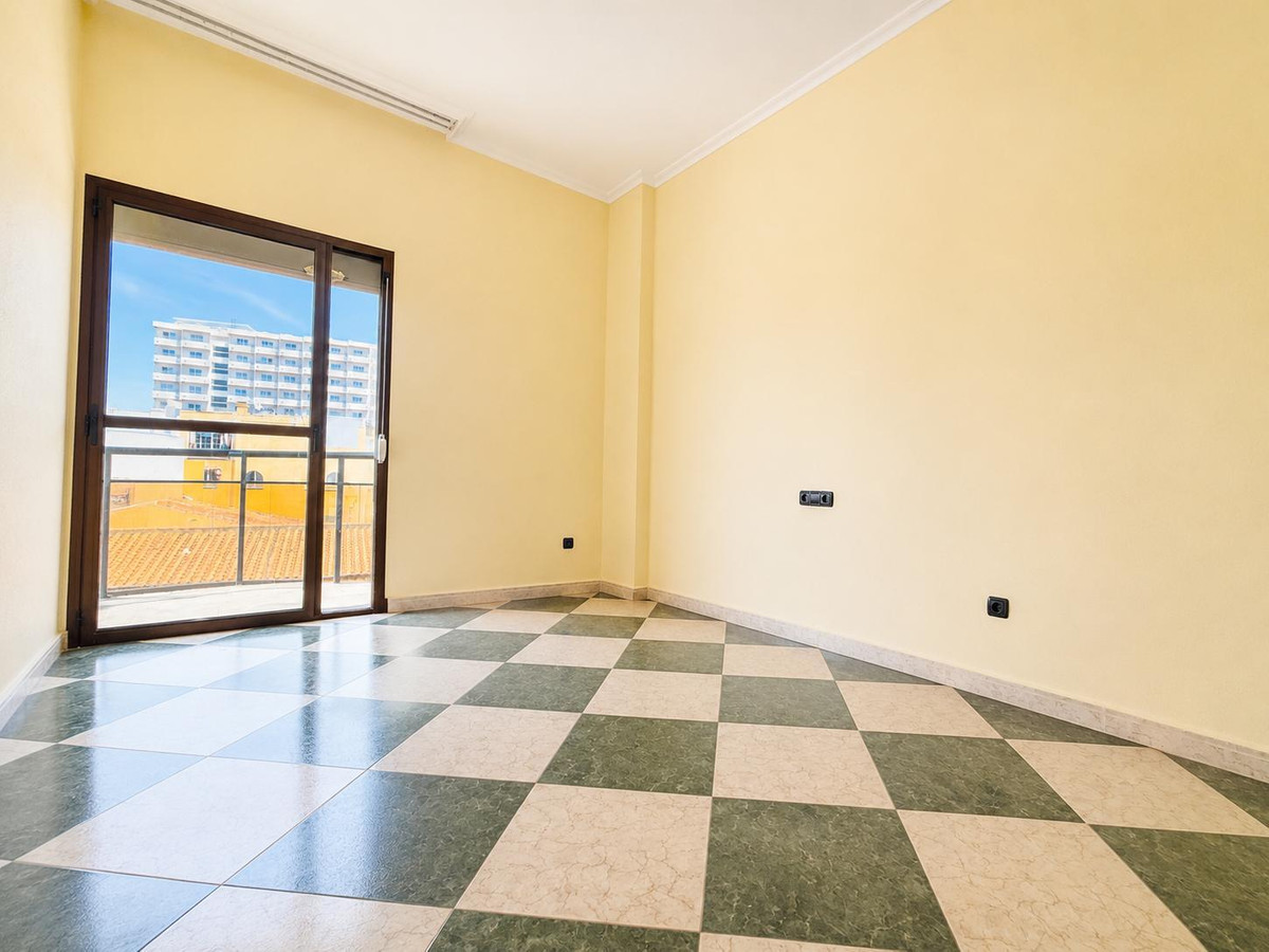 Appartement te koop in Torremolinos | 4 slaapkamers H5398063