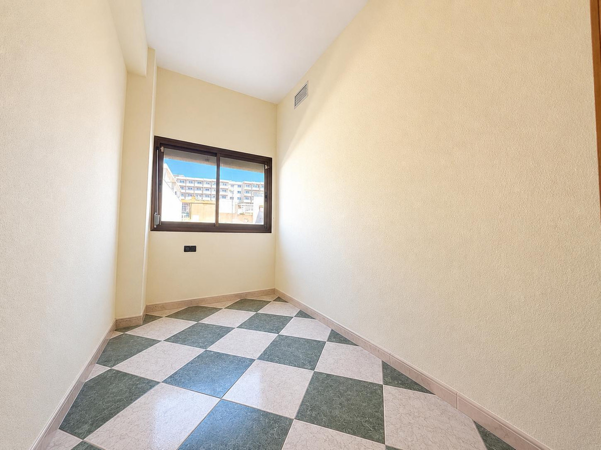 Appartement te koop in Torremolinos | 4 slaapkamers H5398063