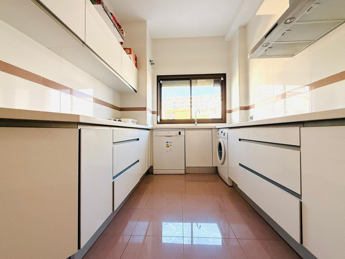 Appartement te koop in Torremolinos | 4 slaapkamers H5398063