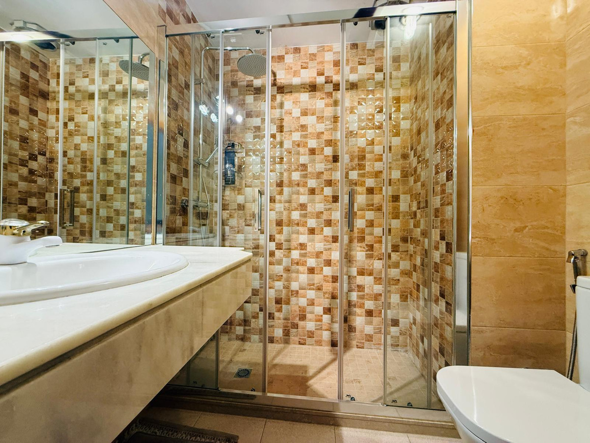 Appartement te koop in Torremolinos | 4 slaapkamers H5398063