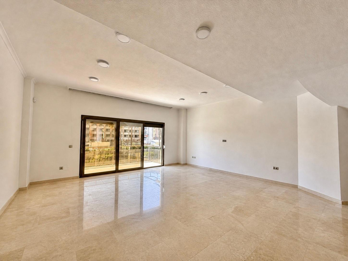 Appartement te koop in Torremolinos | 4 slaapkamers H5398063