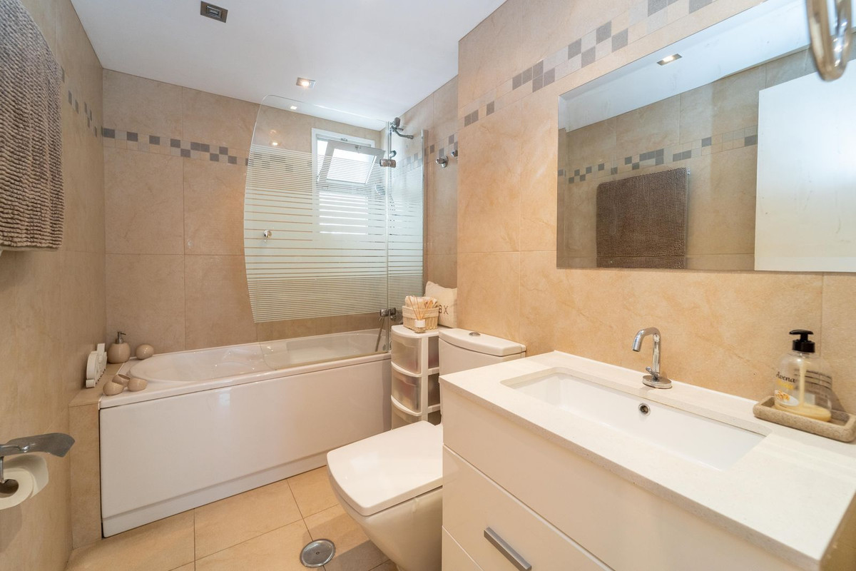 Appartement te koop in Torremolinos | 4 slaapkamers H5413141