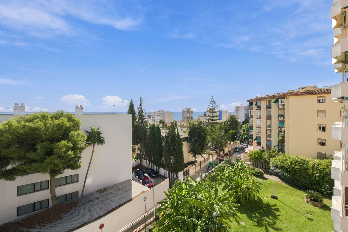 Appartement te koop in Torremolinos | 4 slaapkamers H5506321
