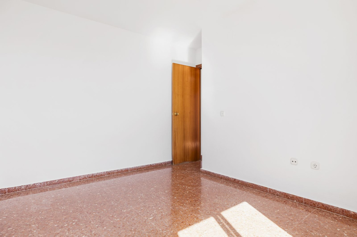 Bovenverdieping Appartement in Torremolinos Centro-12