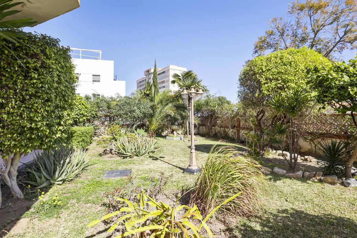 Bovenverdieping Appartement in Torremolinos Centro-20