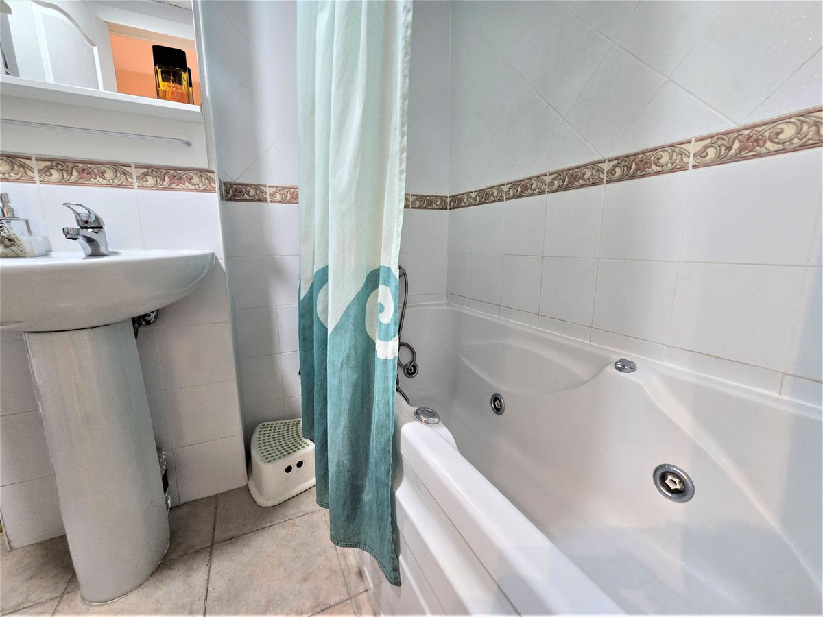 Tussenverdieping Appartement in Torremolinos Centro-23