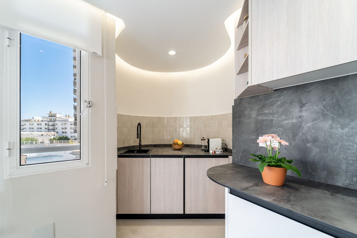 Tussenverdieping Appartement in Torremolinos Centro-9