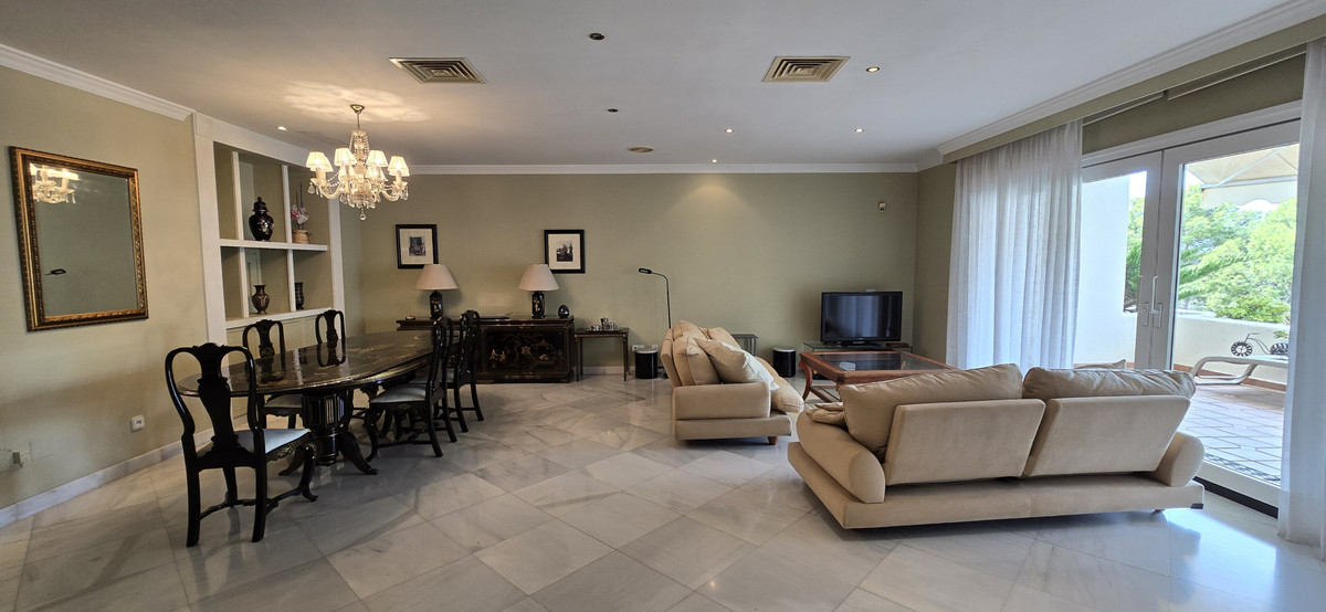 Appartement te koop in Torremolinos Centro | 4 slaapkamers H5130133
