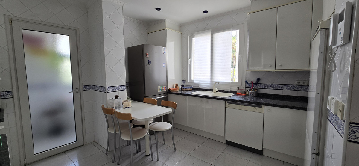 Appartement te koop in Torremolinos Centro | 4 slaapkamers H5130133