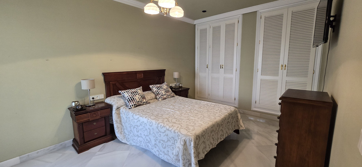 Appartement te koop in Torremolinos Centro | 4 slaapkamers H5130133