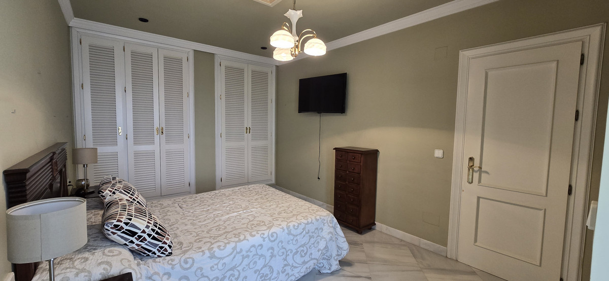 Appartement te koop in Torremolinos Centro | 4 slaapkamers H5130133
