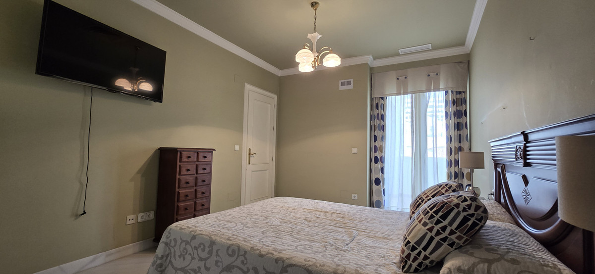 Appartement te koop in Torremolinos Centro | 4 slaapkamers H5130133