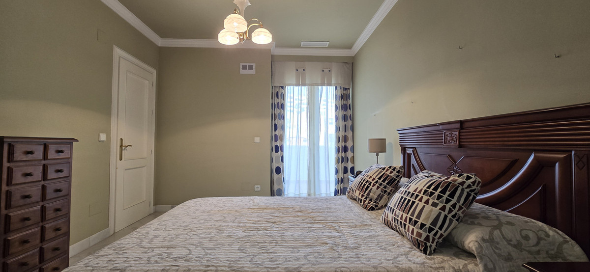 Appartement te koop in Torremolinos Centro | 4 slaapkamers H5130133