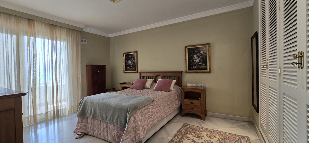 Appartement te koop in Torremolinos Centro | 4 slaapkamers H5130133