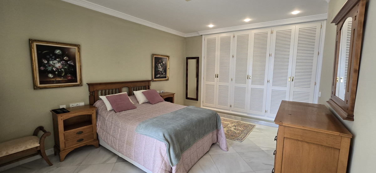 Appartement te koop in Torremolinos Centro | 4 slaapkamers H5130133