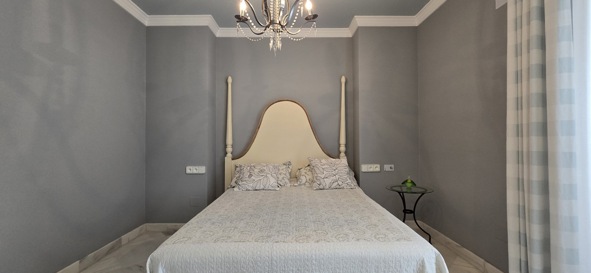 Appartement te koop in Torremolinos Centro | 4 slaapkamers H5130133
