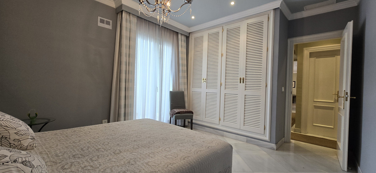 Appartement te koop in Torremolinos Centro | 4 slaapkamers H5130133