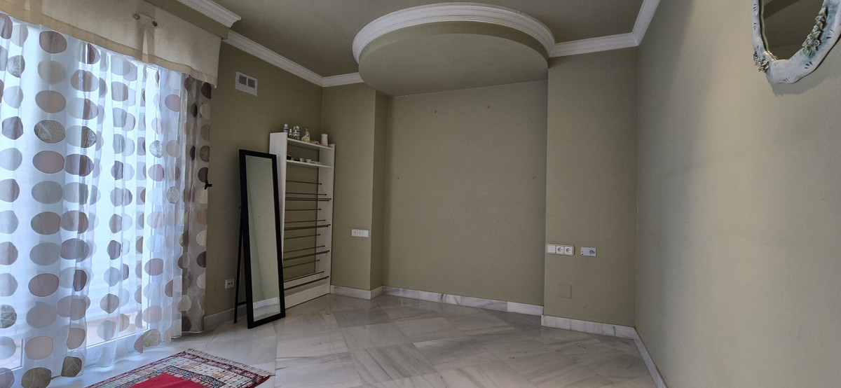 Appartement te koop in Torremolinos Centro | 4 slaapkamers H5130133