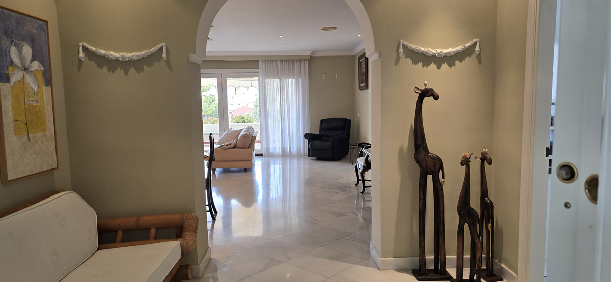 Appartement te koop in Torremolinos Centro | 4 slaapkamers H5130133