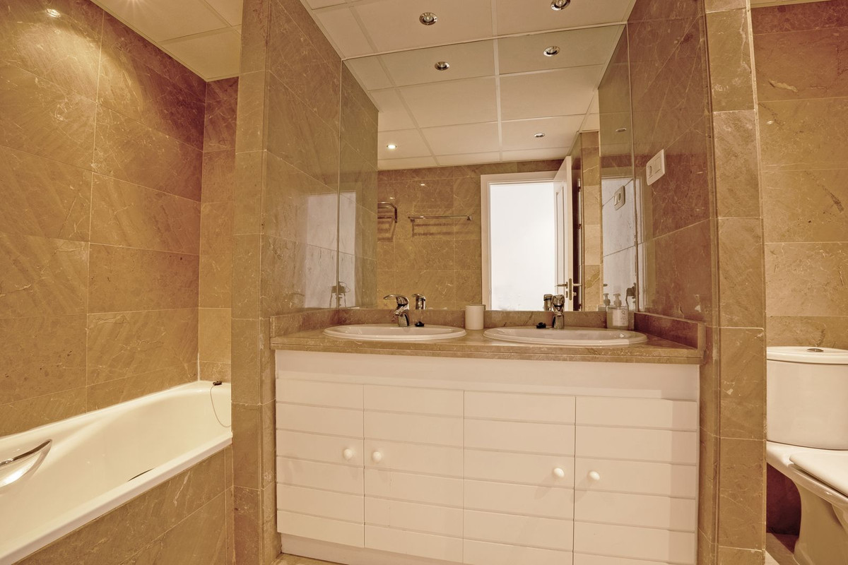 Bovenverdieping Appartement in Torrequebrada-21
