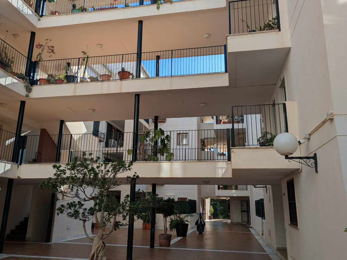 Appartement te koop in Torrequebrada | 3 slaapkamers H5046862