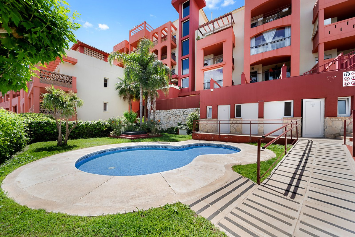 Appartement te koop in Torrequebrada | 2 slaapkamers H5060917