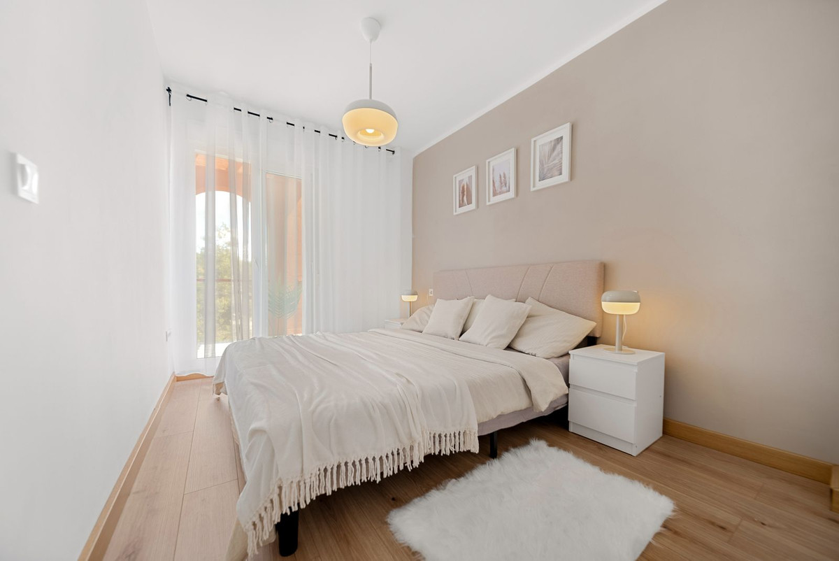 Appartement te koop in Torrequebrada | 2 slaapkamers H5060917