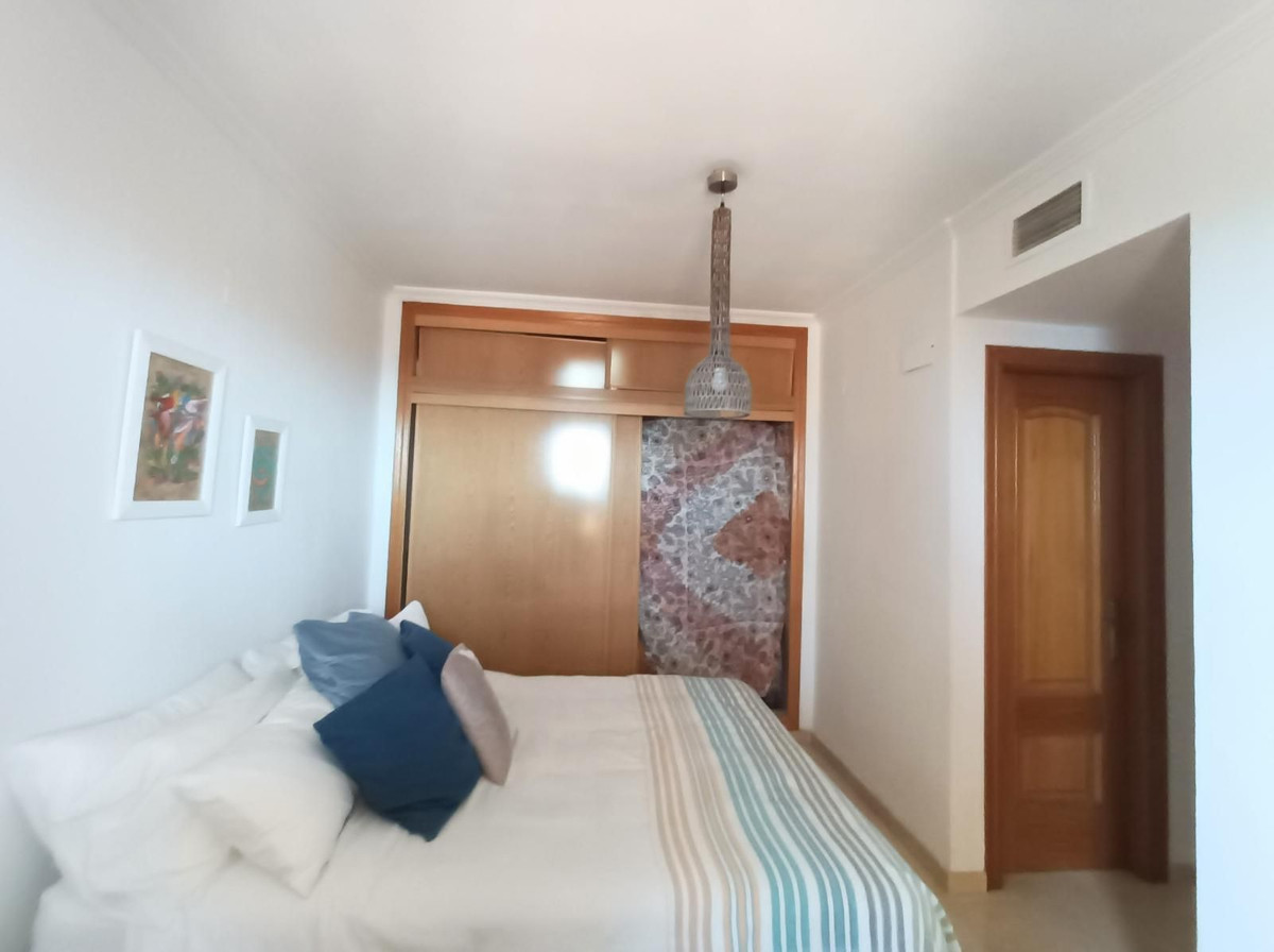 Appartement te koop in Torrequebrada | 4 slaapkamers H5062576