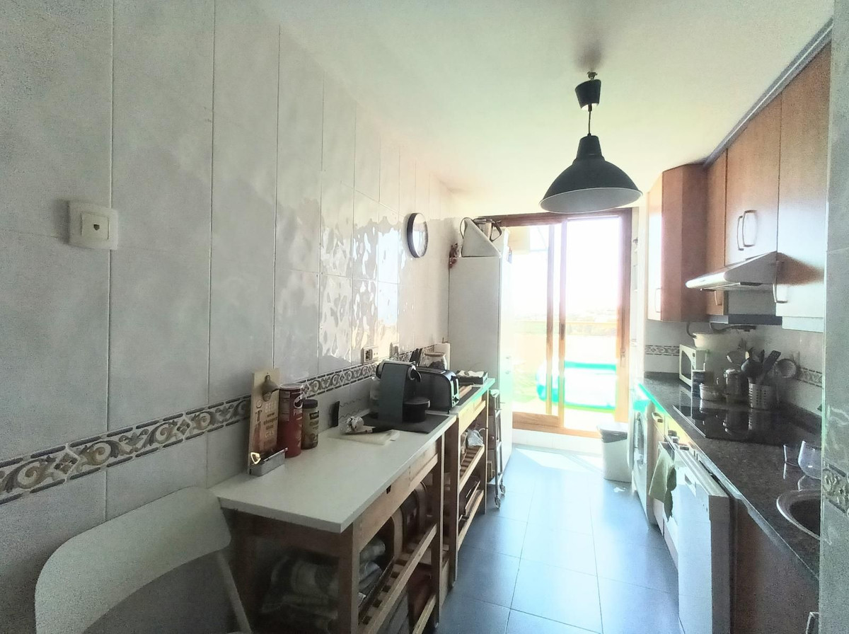 Appartement te koop in Torrequebrada | 4 slaapkamers H5062576