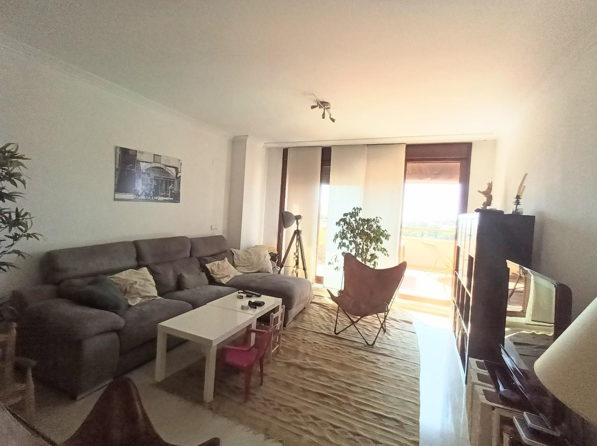 Appartement te koop in Torrequebrada | 4 slaapkamers H5062576