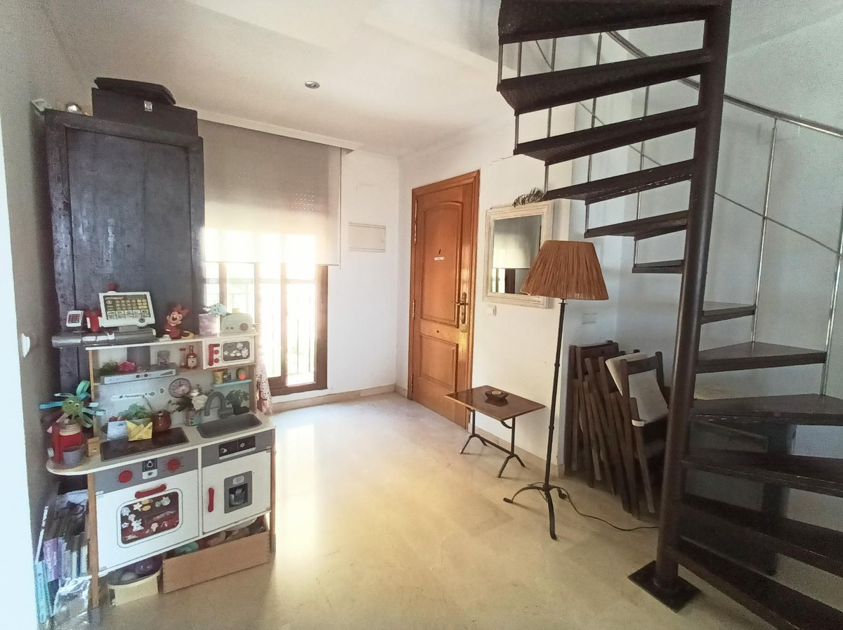 Appartement te koop in Torrequebrada | 4 slaapkamers H5062576