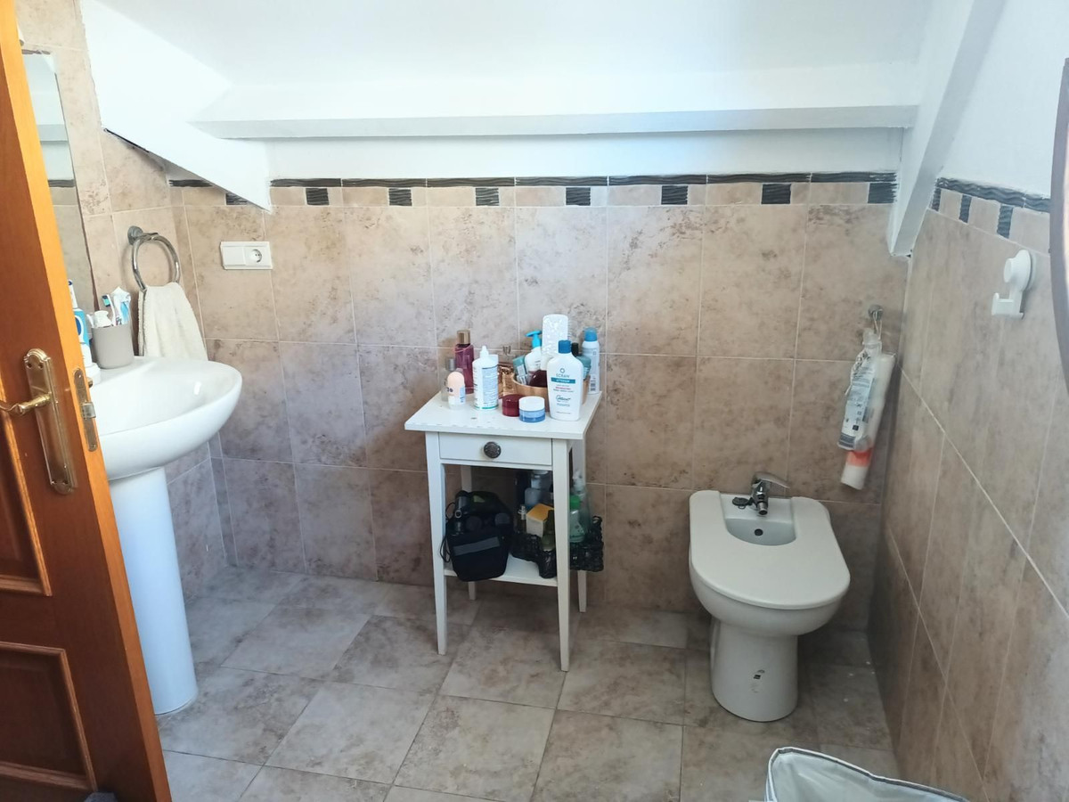 Appartement te koop in Torrequebrada | 4 slaapkamers H5062576